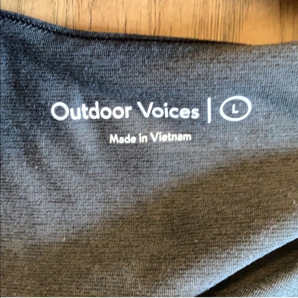 Outdoor Voices Slashback Crop Tri Tone - Picture 3 of 9